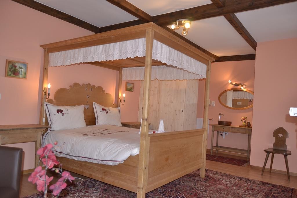 Garni Fluela Susch Hotel Phòng bức ảnh