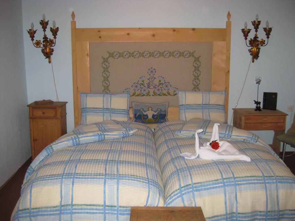 Garni Fluela Susch Hotel Phòng bức ảnh